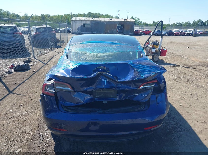 TESLA MODEL 3 - zdjęcie 17