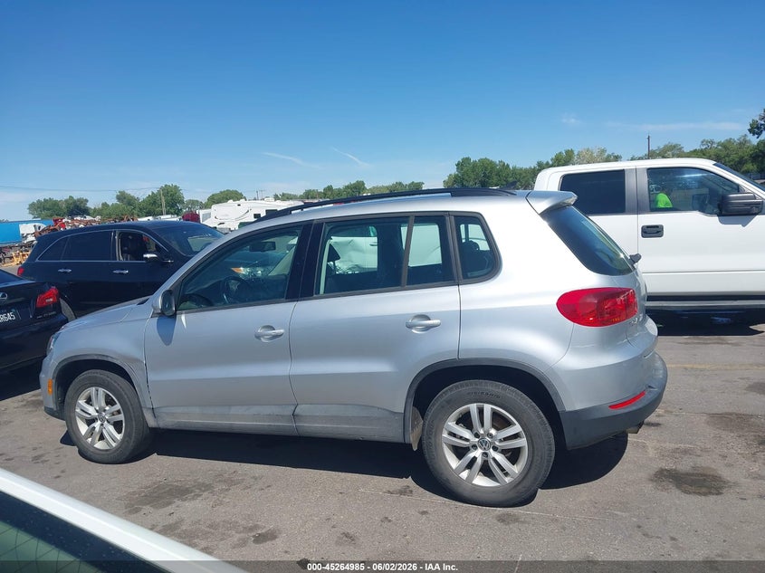 2017 VOLKSWAGEN TIGUAN 2.0T/2.0T S — Photo 14