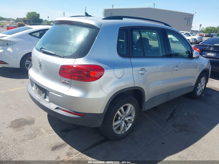 2017 VOLKSWAGEN TIGUAN 2.0T/2.0T S — Photo 4