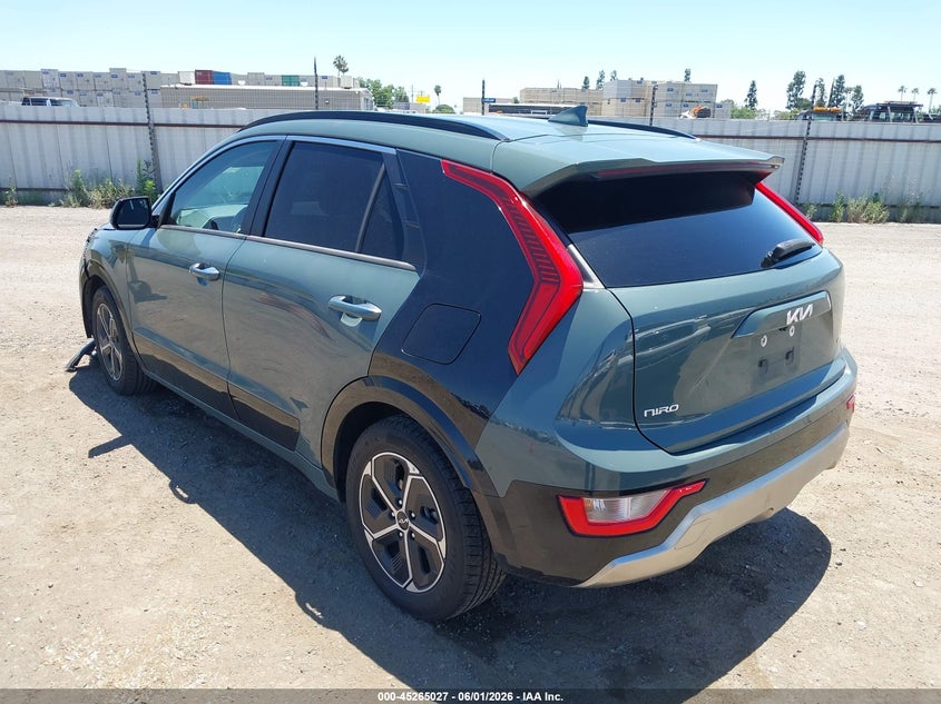 Vin: kndct3le2p5061120, lot: 45762847, kia niro sx 20233