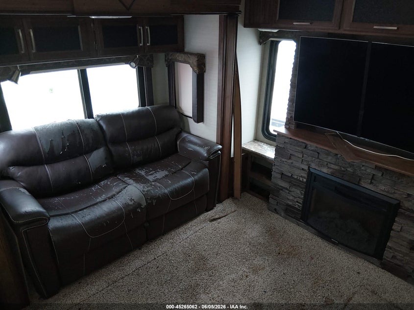 2017 KEYSTONE COUGAR M-326 RDS auction photo 5