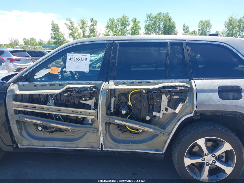 JEEP GRAND CHEROKEE 4XE - zdjęcie 15