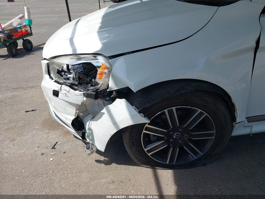 2017 Volvo Xc60 T5 Dynamic VIN: YV440MRR1H2111714 Lot: 45265201