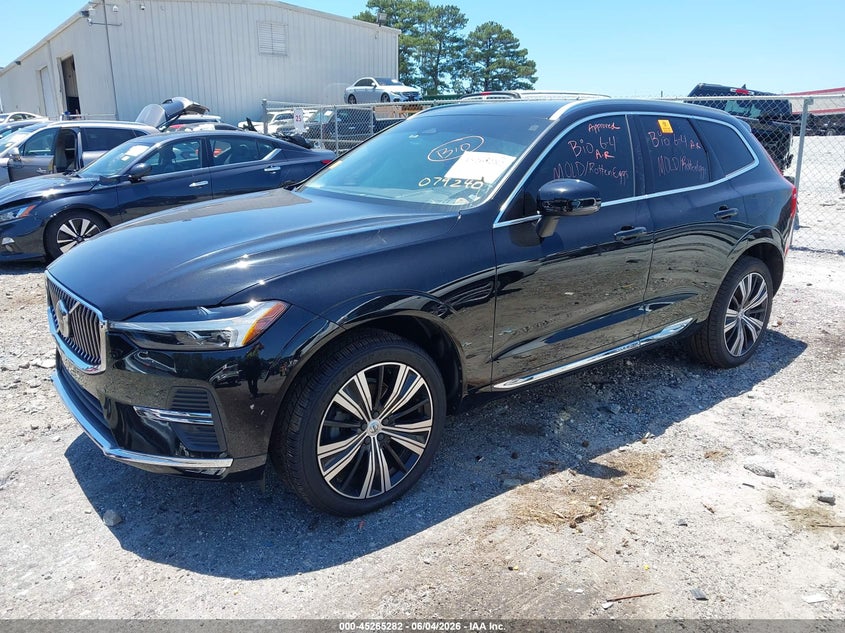 2022 VOLVO XC60 auction photo 2