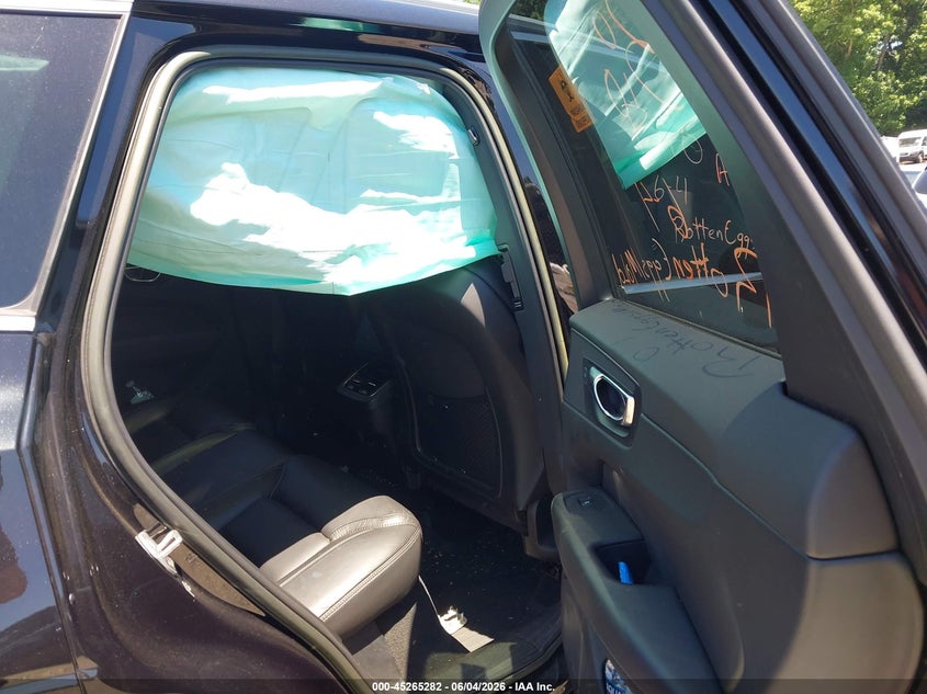 2022 VOLVO XC60 auction photo 8