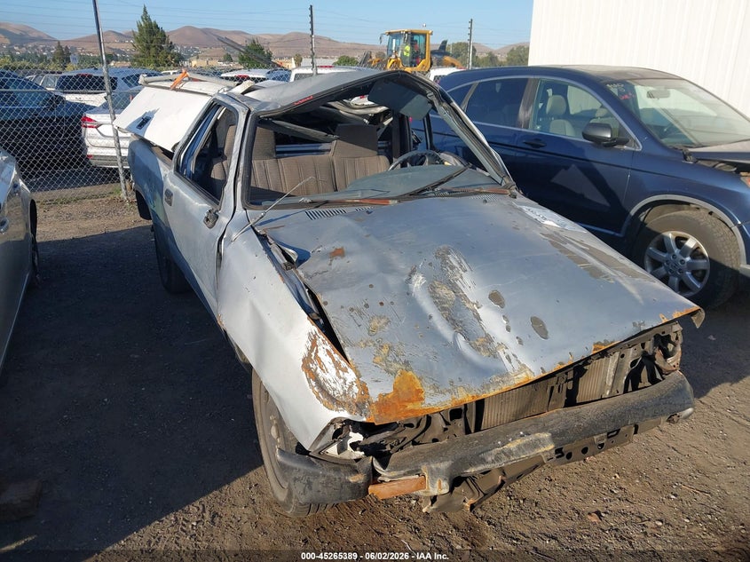 1990 Toyota Pickup 1/2 Ton Short Wheelbase VIN: JT4RN81A3L0053228 Lot: 45265389