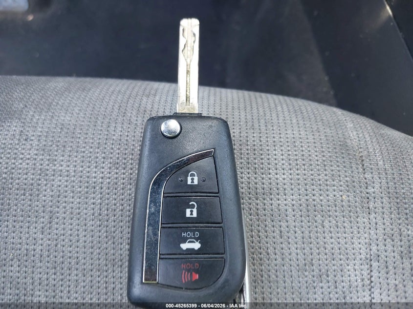 VIN JTDEPRAE6LJ049119 2020 TOYOTA COROLLA LE