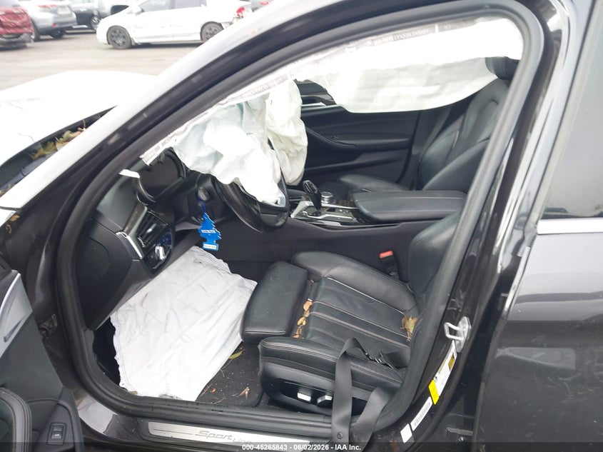 VIN: WBAJA5C52JWA35854 2018 BMW 530I