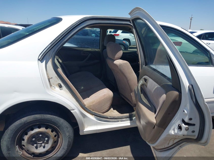1999 Toyota Camry Le VIN: JT2BG28K5X0276263 Lot: 45265847