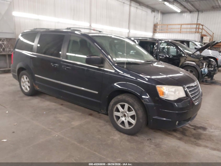 2010 Chrysler Town & Country