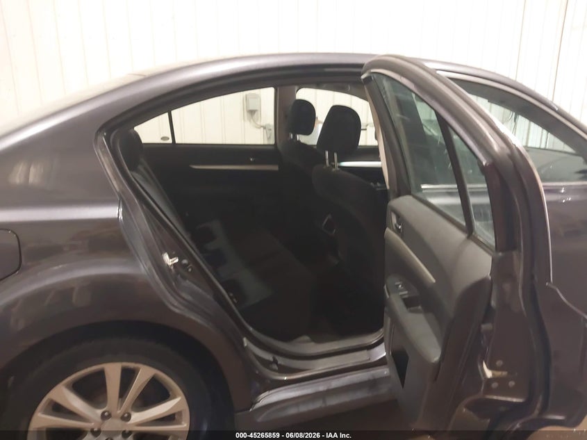 2013 SUBARU LEGACY auction photo 8