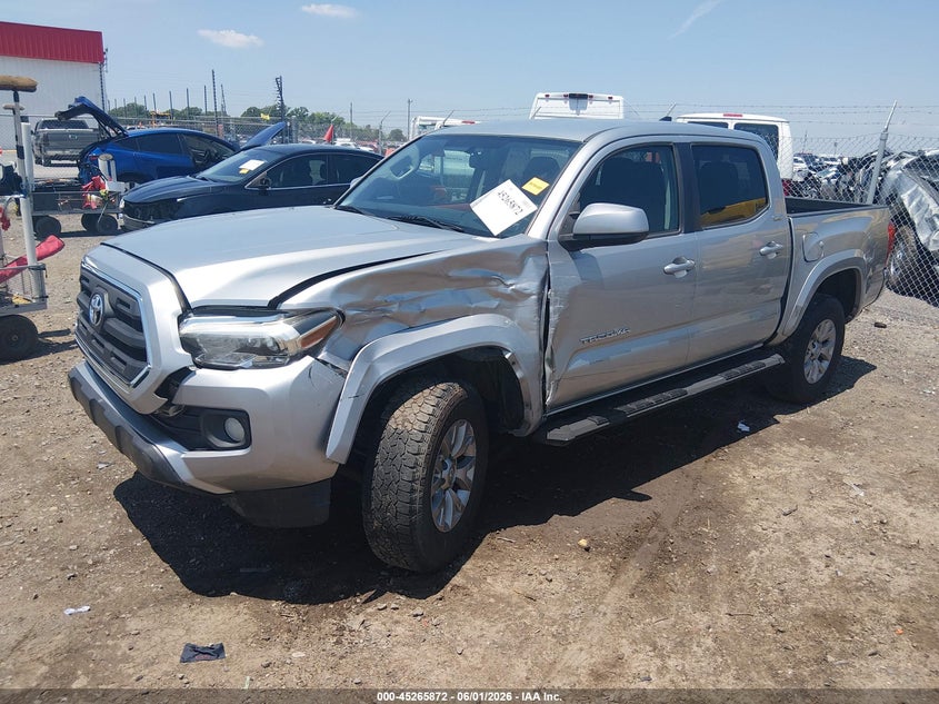 2017 TOYOTA TACOMA auction photo 2