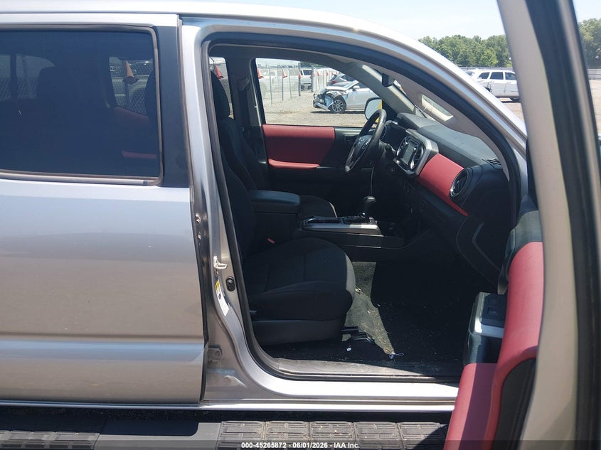 2017 TOYOTA TACOMA auction photo 5