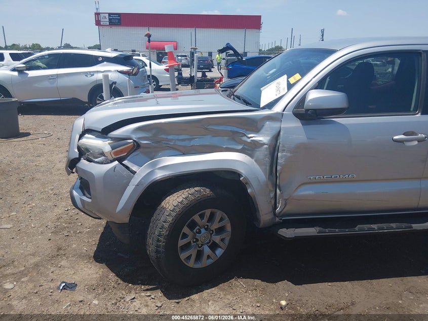 2017 TOYOTA TACOMA auction photo 6
