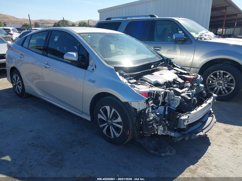 Vin: jtdkarfp8j3085636, lot: 45763781, toyota prius prime plus 2018 img_1