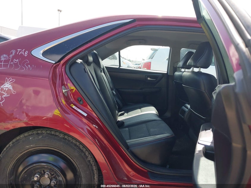 2015 TOYOTA CAMRY HYBRID auction photo 8