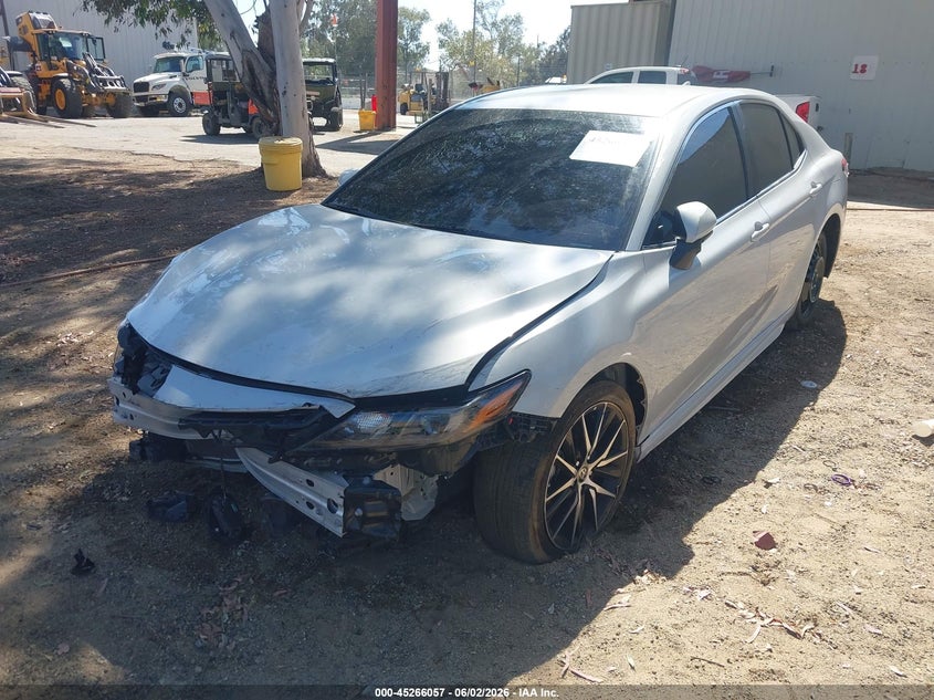 Vin: 4t1g11ak0nu499010, lot: 45763877, toyota camry se 20222