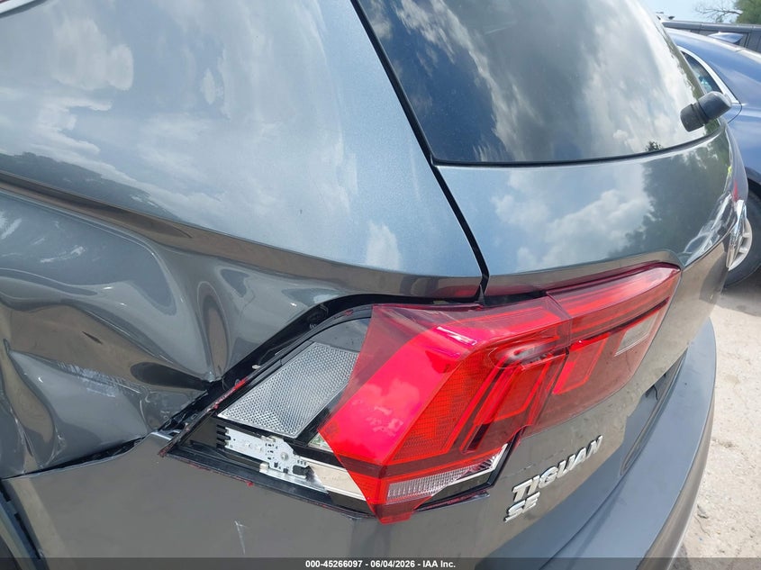 2020 Volkswagen Tiguan 2.0T Se/2.0T Se R-Line Black/2.0T Sel VIN: 3VV2B7AX4LM071020 Lot: 45266097