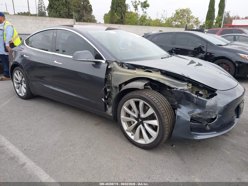 Vin: 5yj3e1ea2jf015107, lot: 45764539, tesla model 3 long range/mid range 2018 img_1