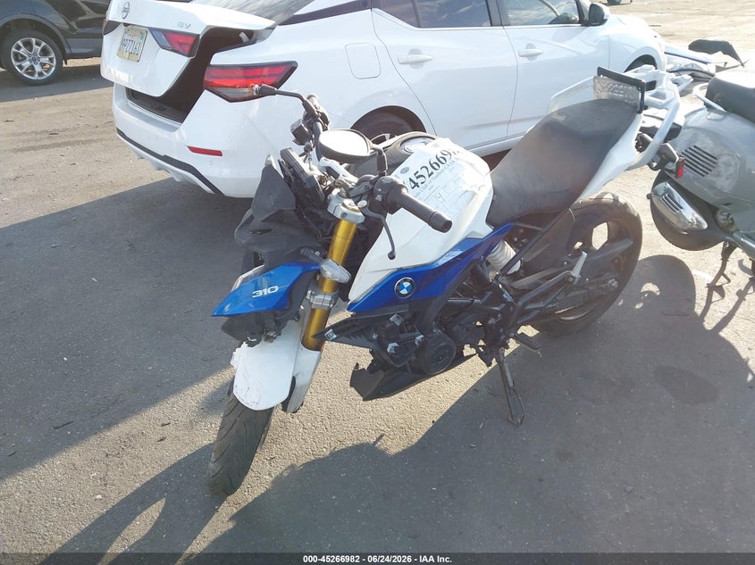 BMW G310 2021