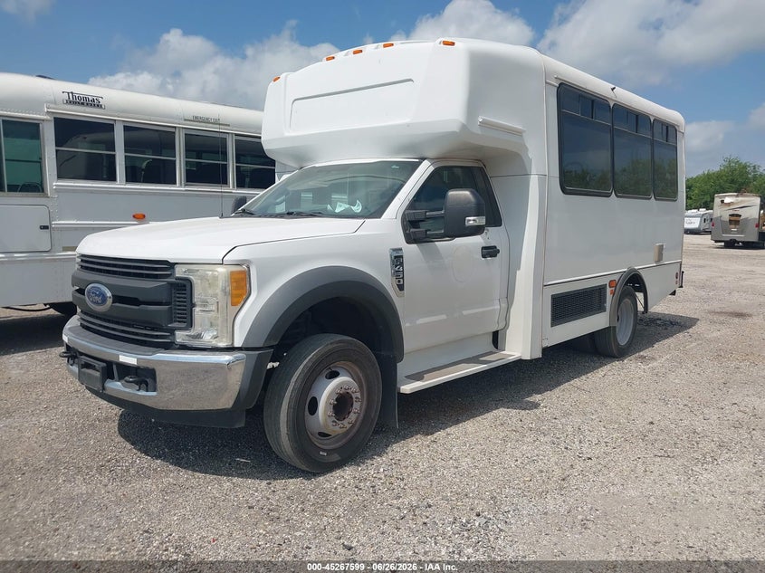 2017 Ford F-450 Chassis Xl 1FDAF4GY2HEE59269 photo 1