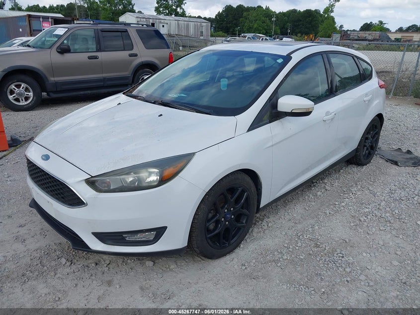 1FADP3K25GL317820 2016 Ford Focus Se photo 1