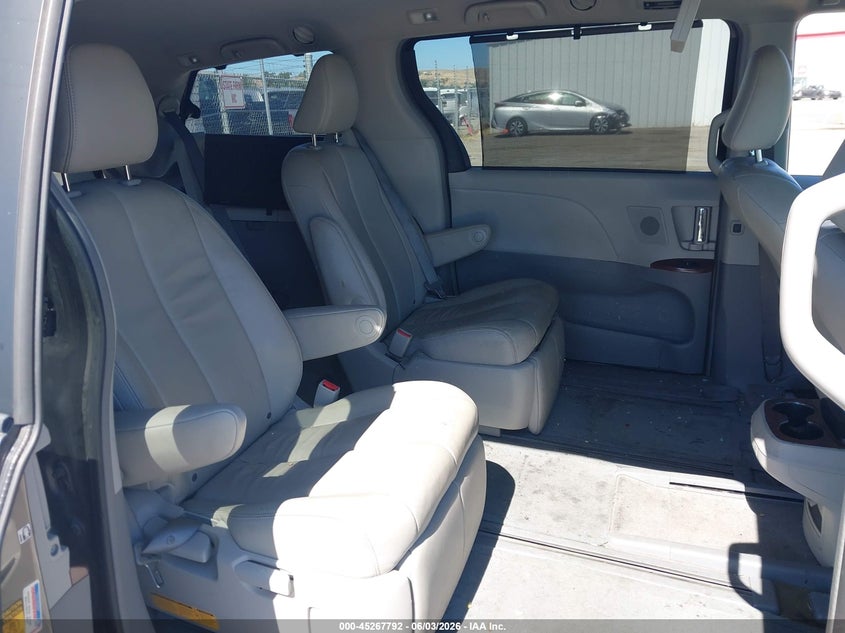 2014 Toyota Sienna Xle 7 Passenger VIN: 5TDDK3DC1ES093228 Lot: 45267792