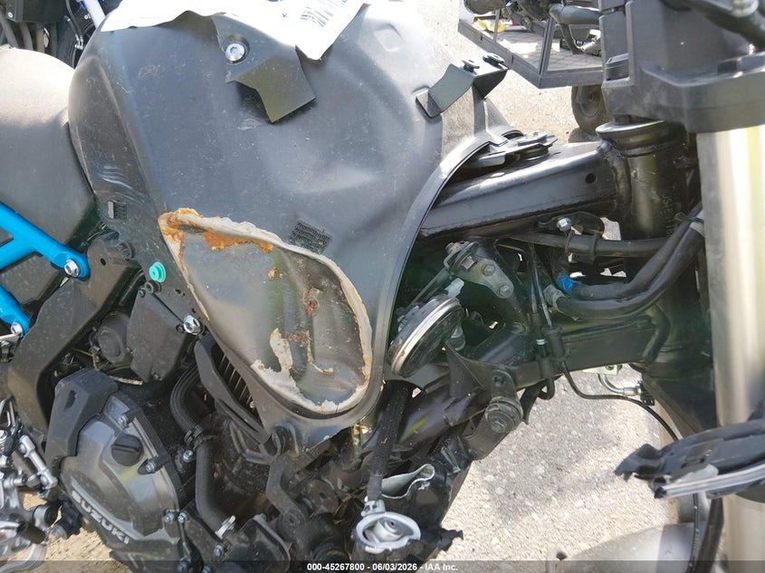 2024 Suzuki Gsx800 R VIN: JS1EM11B8R7101446 Lot: 45267800