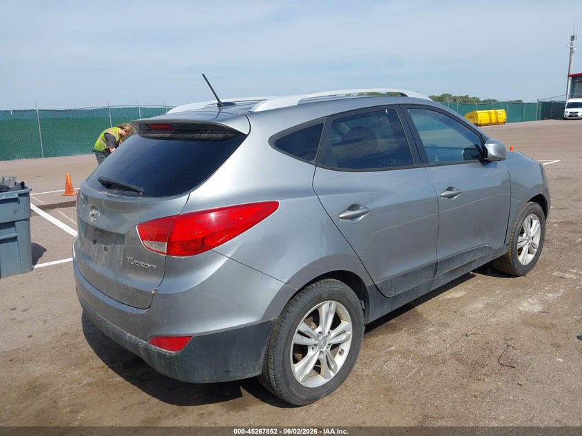 Vin: km8ju3ac0au056867, lot: 45765676, hyundai tucson gls 20104