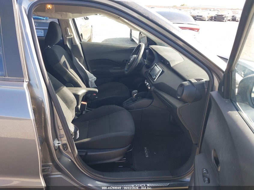 2023 NISSAN KICKS auction photo 5