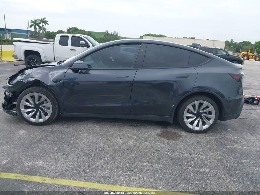 2026 TESLA MODEL Y ALL-WHEEL DRIVE/LONG RANGE LAUNCH SERIES/PREMIUM ALL-WHEEL DRIVE · Фото 13