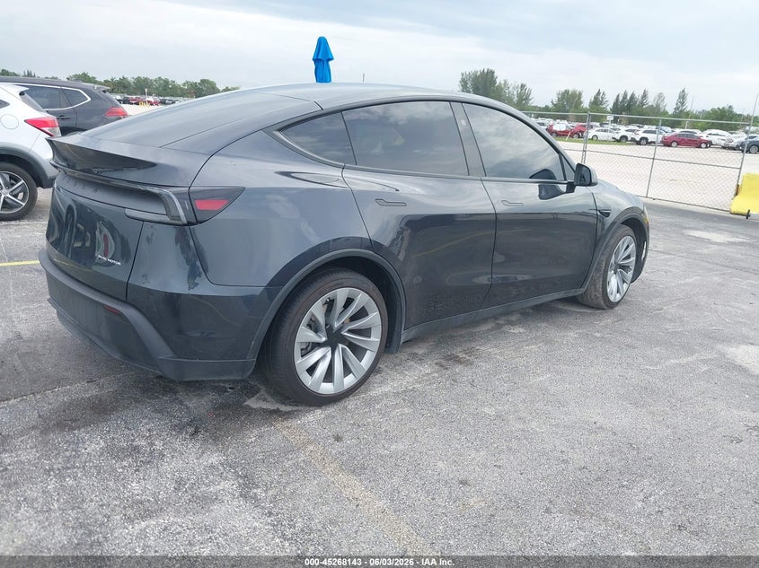 2026 TESLA MODEL Y ALL-WHEEL DRIVE/LONG RANGE LAUNCH SERIES/PREMIUM ALL-WHEEL DRIVE · Фото 4