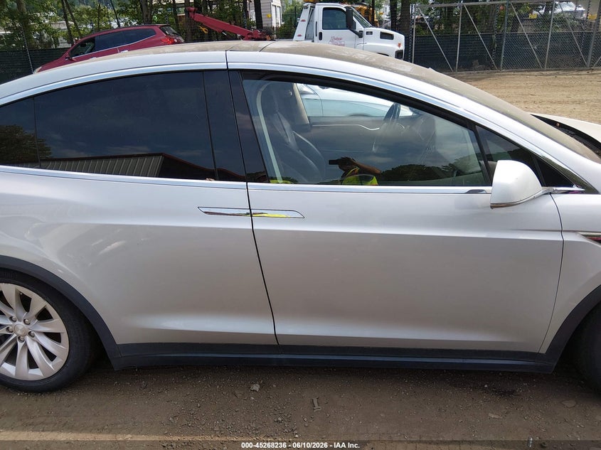 2016 Tesla Model X VIN: 5YJXCBE26GF005890 Lot: 45268236