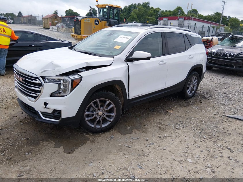 2024 GMC TERRAIN auction photo 2