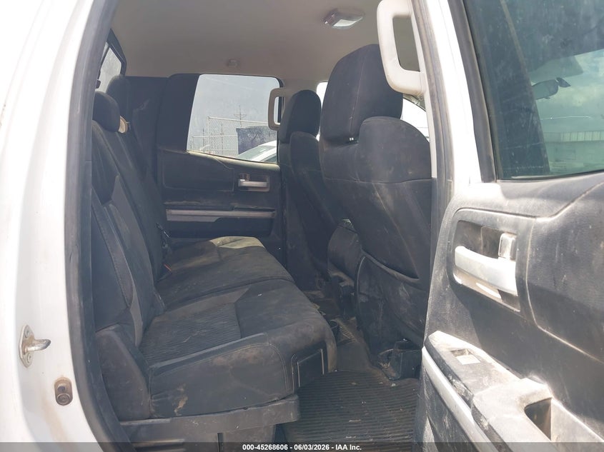 2017 Toyota Tundra Sr5 5.7L V8 VIN: 5TFUW5F10HX668543 Lot: 45268606