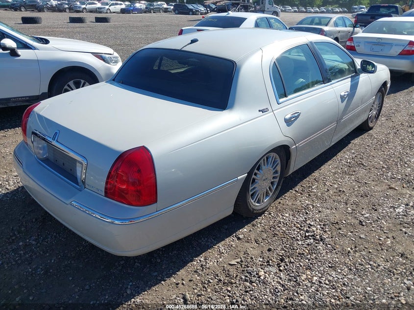2006 LINCOLN TOWN CAR auction photo 4