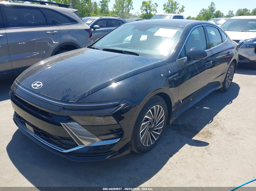2024 HYUNDAI SONATA HYBRID auction photo 2