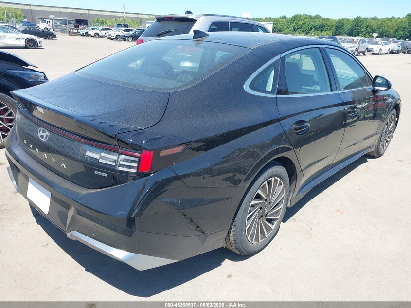 2024 HYUNDAI SONATA HYBRID auction photo 4