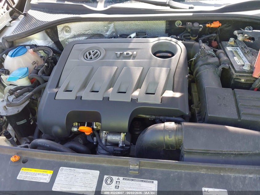 2013 Volkswagen Passat 2.0L Tdi Se VIN: 1VWBN7A30DC080106 Lot: 45269007