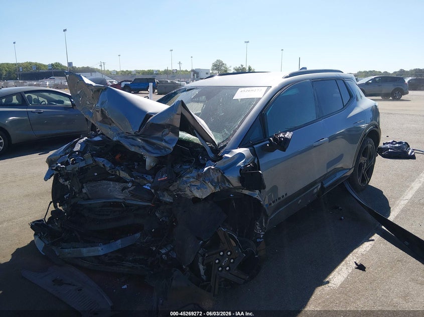 2024 CHEVROLET EQUINOX EV auction photo 2