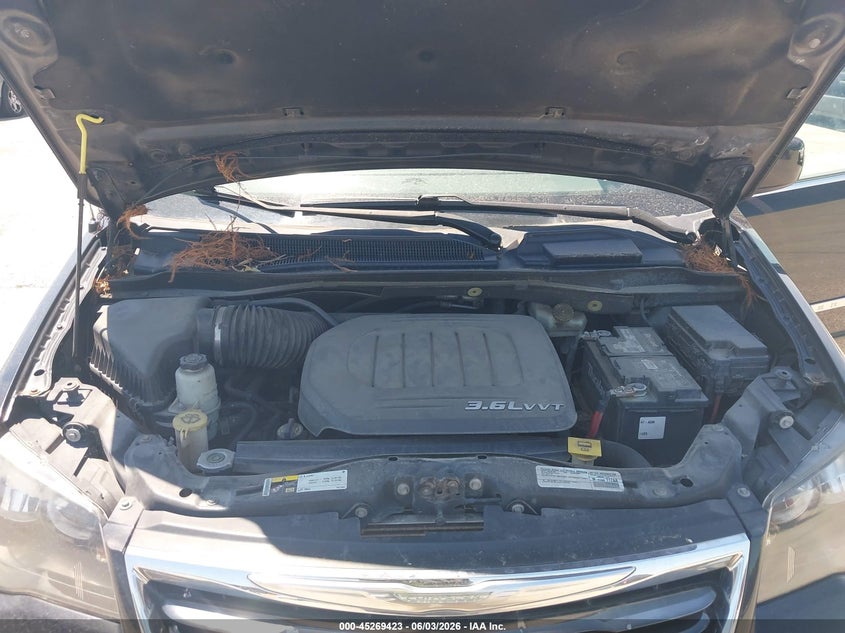 2015 Chrysler Town & Country S VIN: 2C4RC1HG8FR574012 Lot: 45269423