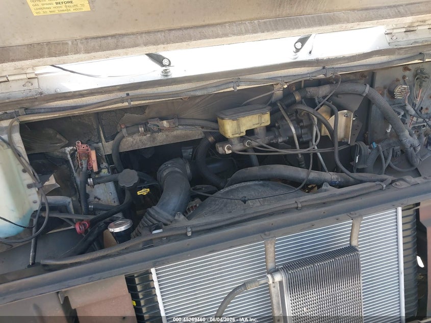 2001 Workhorse Custom Chassis Forward Control Chassis P4500 VIN: 5B4HP42R613329728 Lot: 45269460