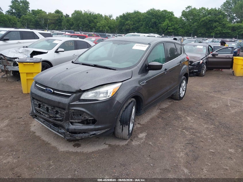 Vin: 1fmcu9g91fuc75562, lot: 45767669, ford escape se 20152