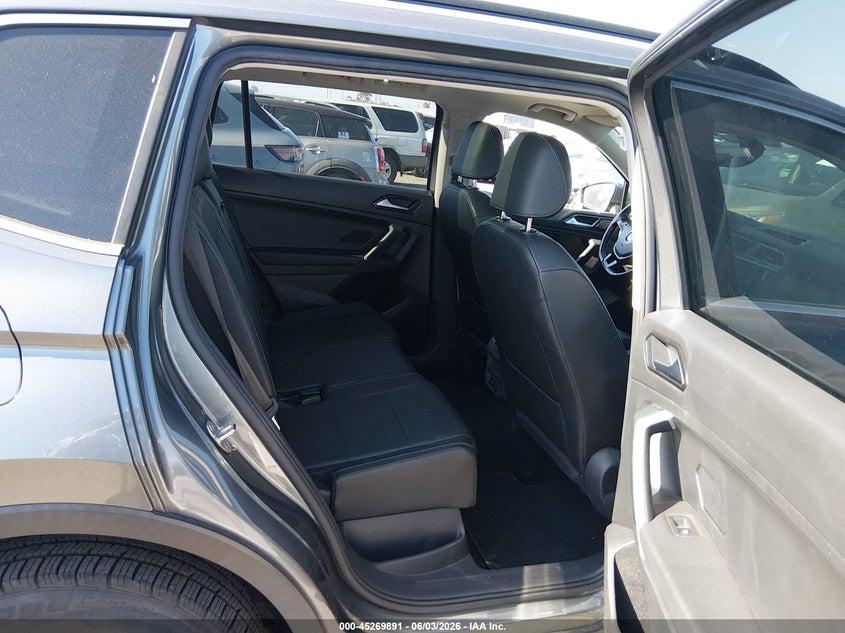 2018 Volkswagen Tiguan 2.0T Se/2.0T Sel VIN: 3VV2B7AX7JM169794 Lot: 45269891