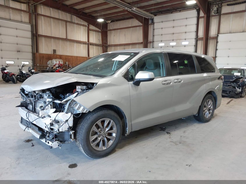 Vin: 5tdkskfc9ns066034, lot: 45767838, toyota sienna le 20222