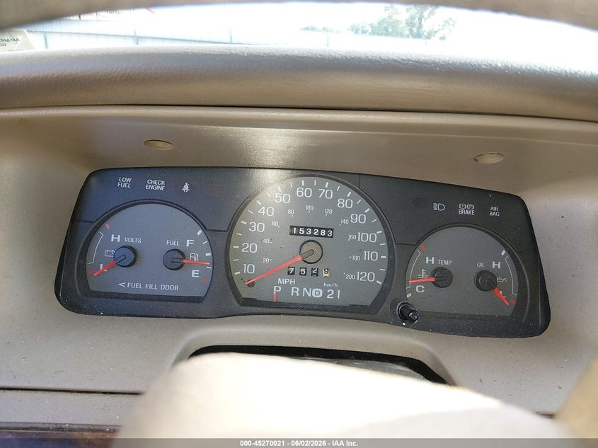 2005 Mercury Grand Marquis Gs VIN: 2MEFM74W55X673945 Lot: 45270021