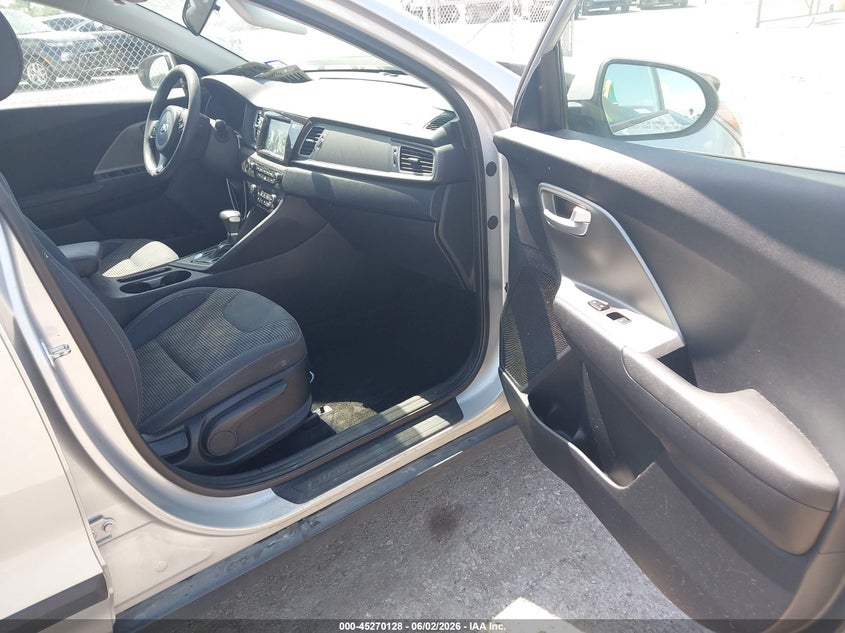 VIN KNDCB3LC5K5257546 2019 KIA NIRO LX