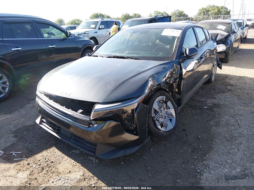 Vin: 3kpft4dexse214843, lot: 45768362, kia k4 lx 20252