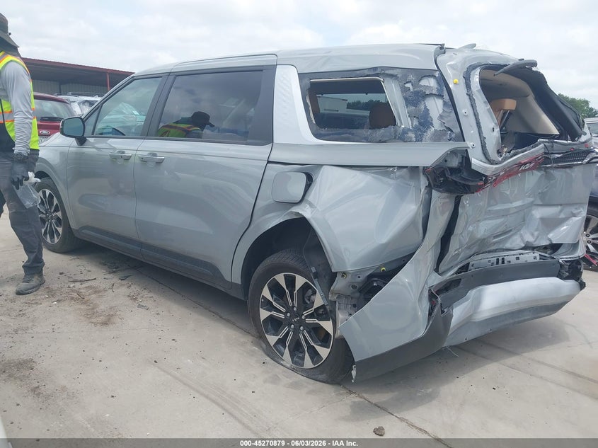2024 KIA CARNIVAL MPV auction photo 3