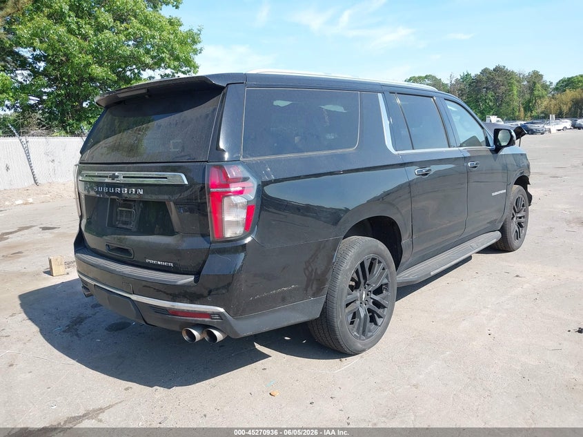 CHEVROLET SUBURBAN - zdjęcie 4